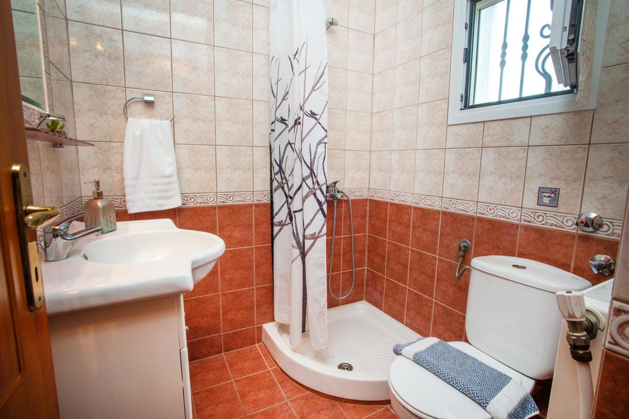 Private 6-Bdrm Villa With Garden 150M To Beach Paradisos Exterior photo