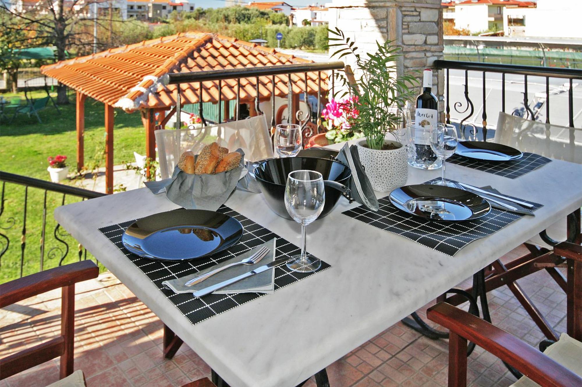 Private 6-Bdrm Villa With Garden 150M To Beach Paradisos Exterior photo